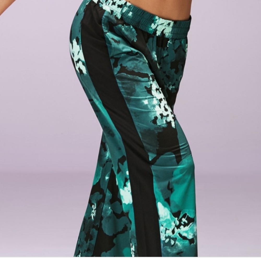 NWT Fabletics *SZ S* Wide Leg LOUNGE Soft Silky
